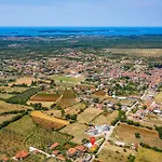 Gorgeous In Galižana