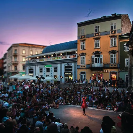 Amazing In Galižana