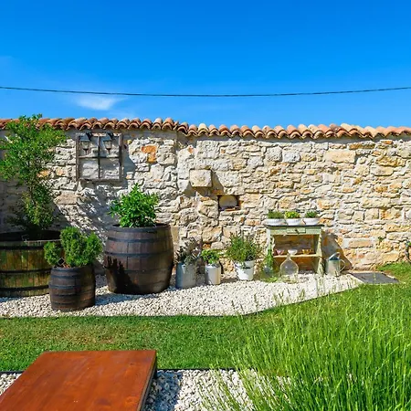 Holiday home Cozy In With Outdoor Swimming Pool *